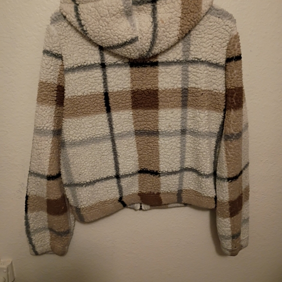 Reflex Plush Textured Jacket in Cream and Gray - Picture 3 of 3